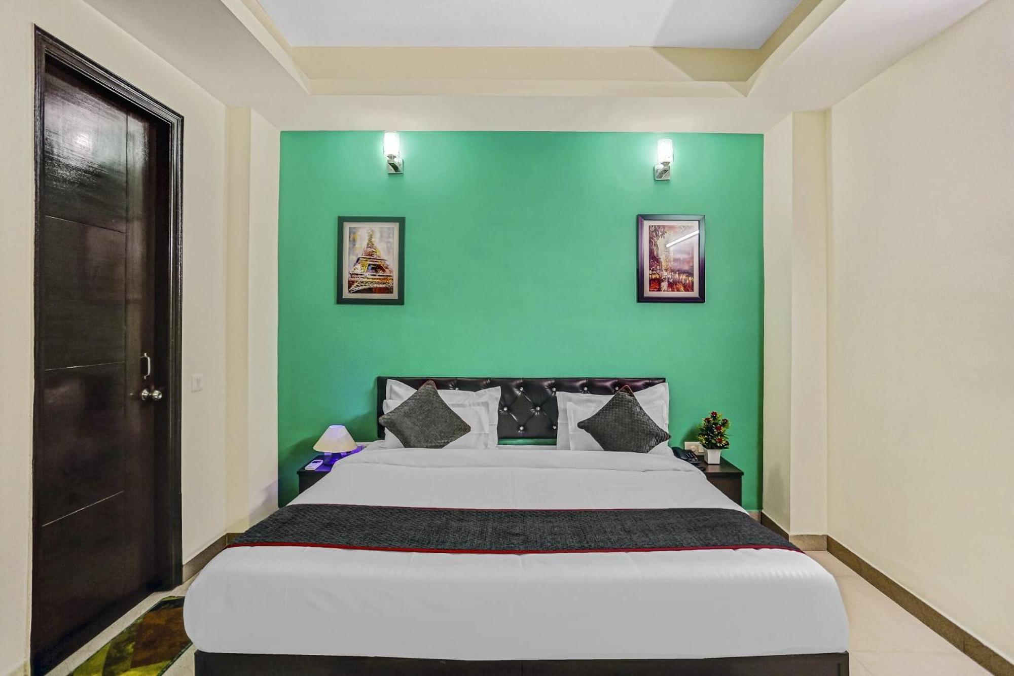 Townhouse Rumaisa Indirapuram Exterior photo