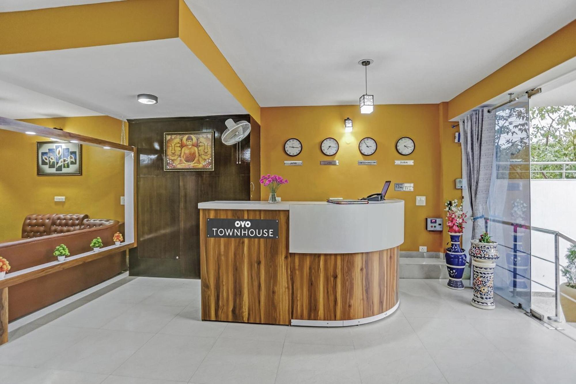 Townhouse Rumaisa Indirapuram Exterior photo