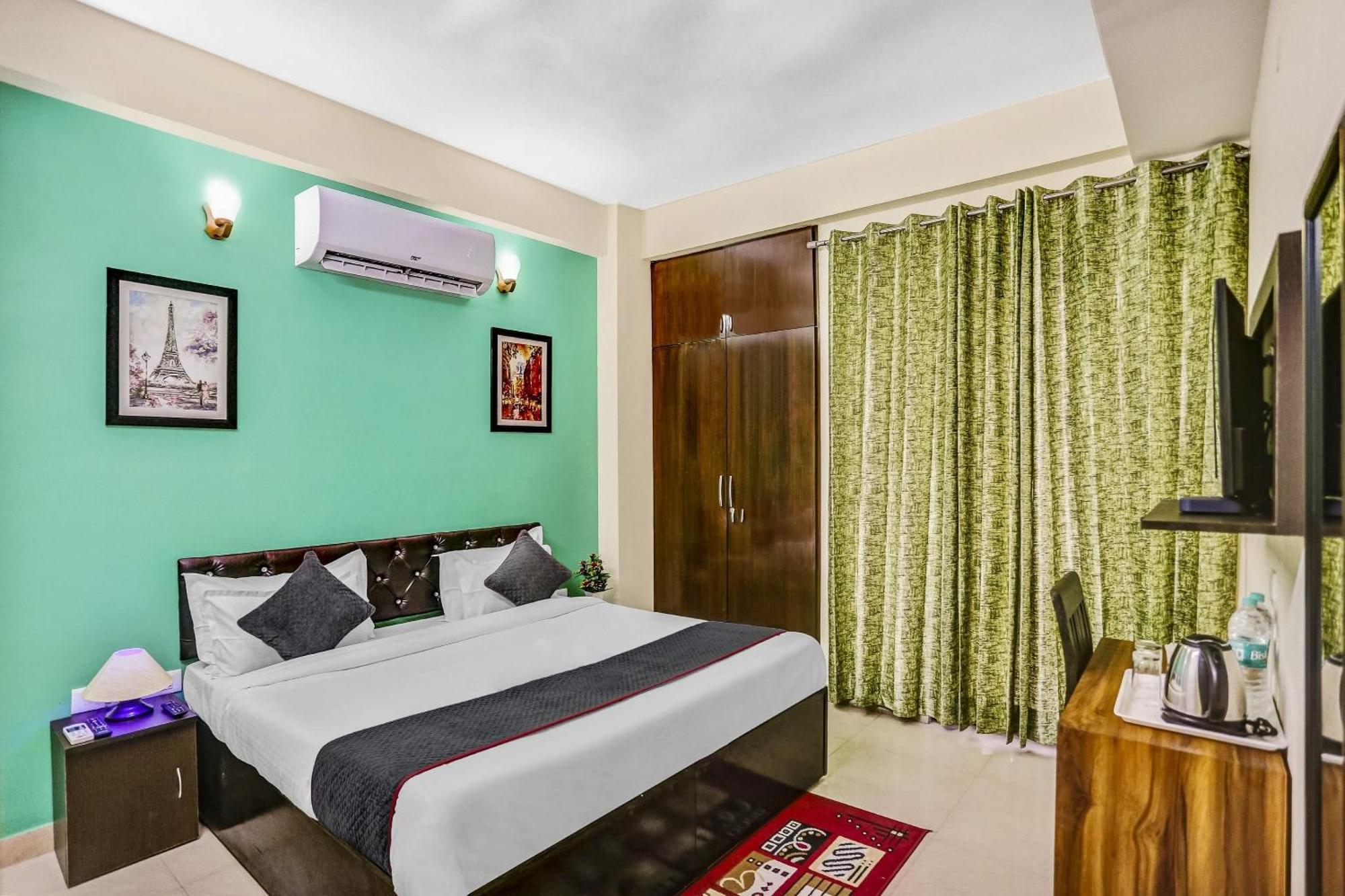 Townhouse Rumaisa Indirapuram Exterior photo