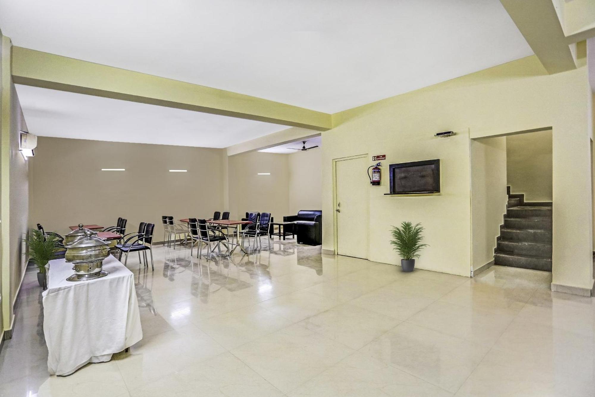 Townhouse Rumaisa Indirapuram Exterior photo